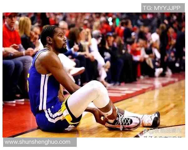 雷霆与勇士西部决赛第三场精彩对决杜兰特表现引人瞩目